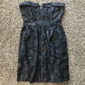 Boutique strapless dress with zipper detail